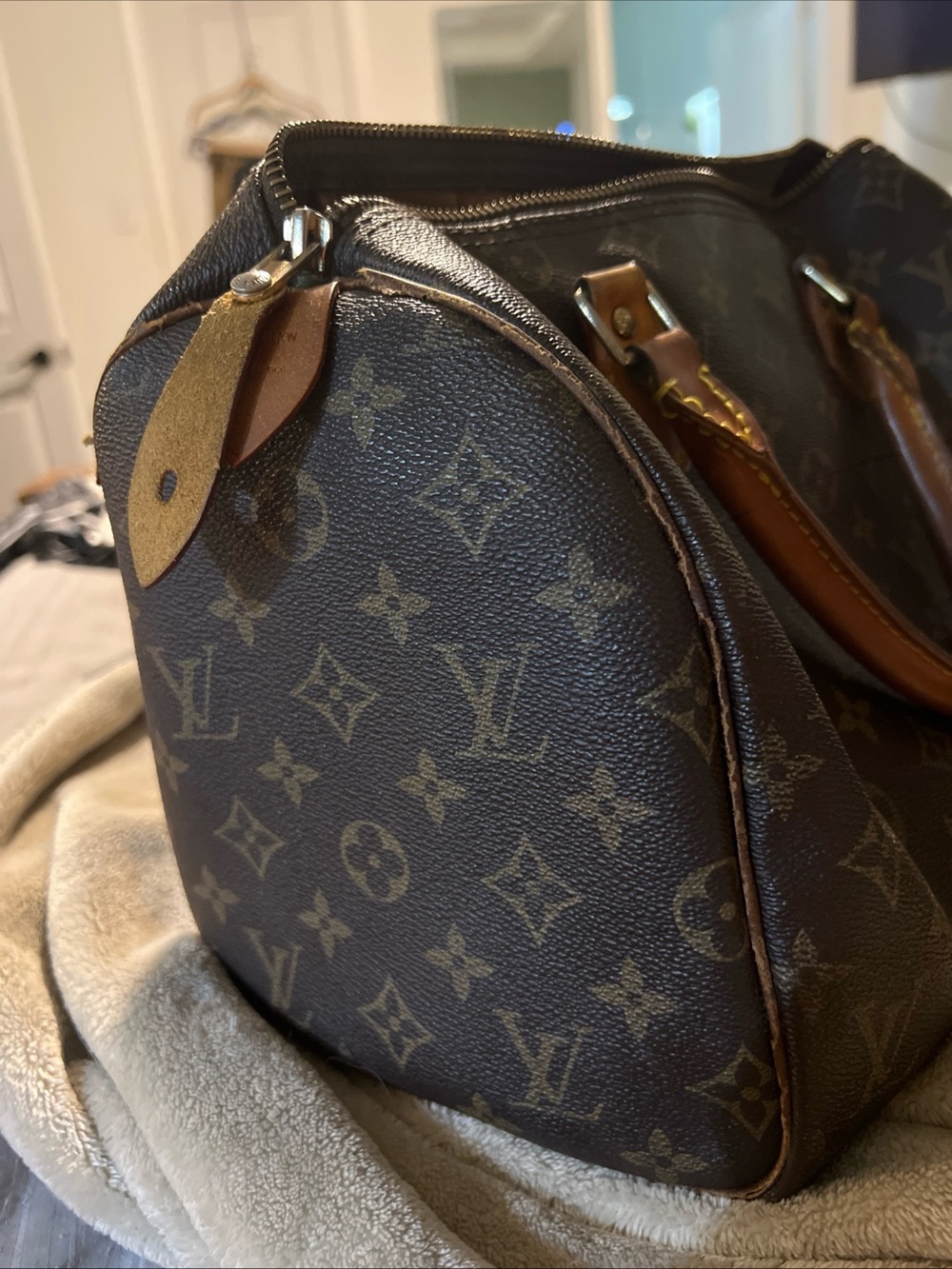 Vintage Louis Vuitton Speedy 30 - Picture 2 of 12